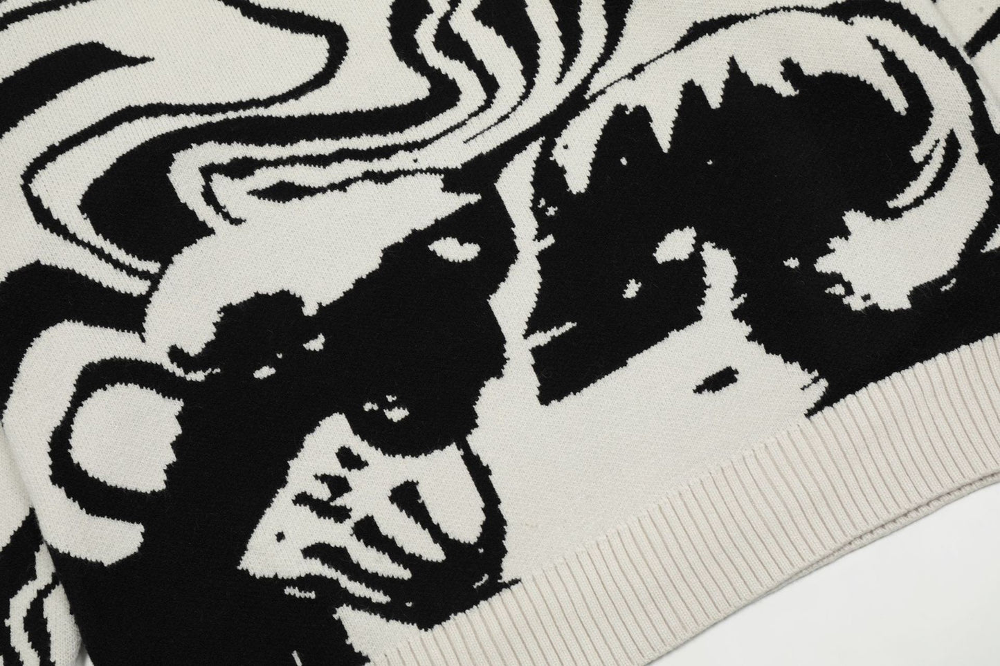 FURMO – Meltdown Skull Knit