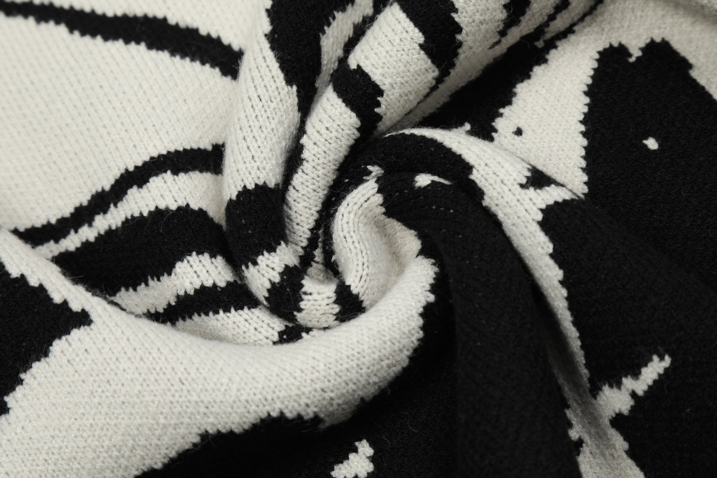 FURMO – Meltdown Skull Knit
