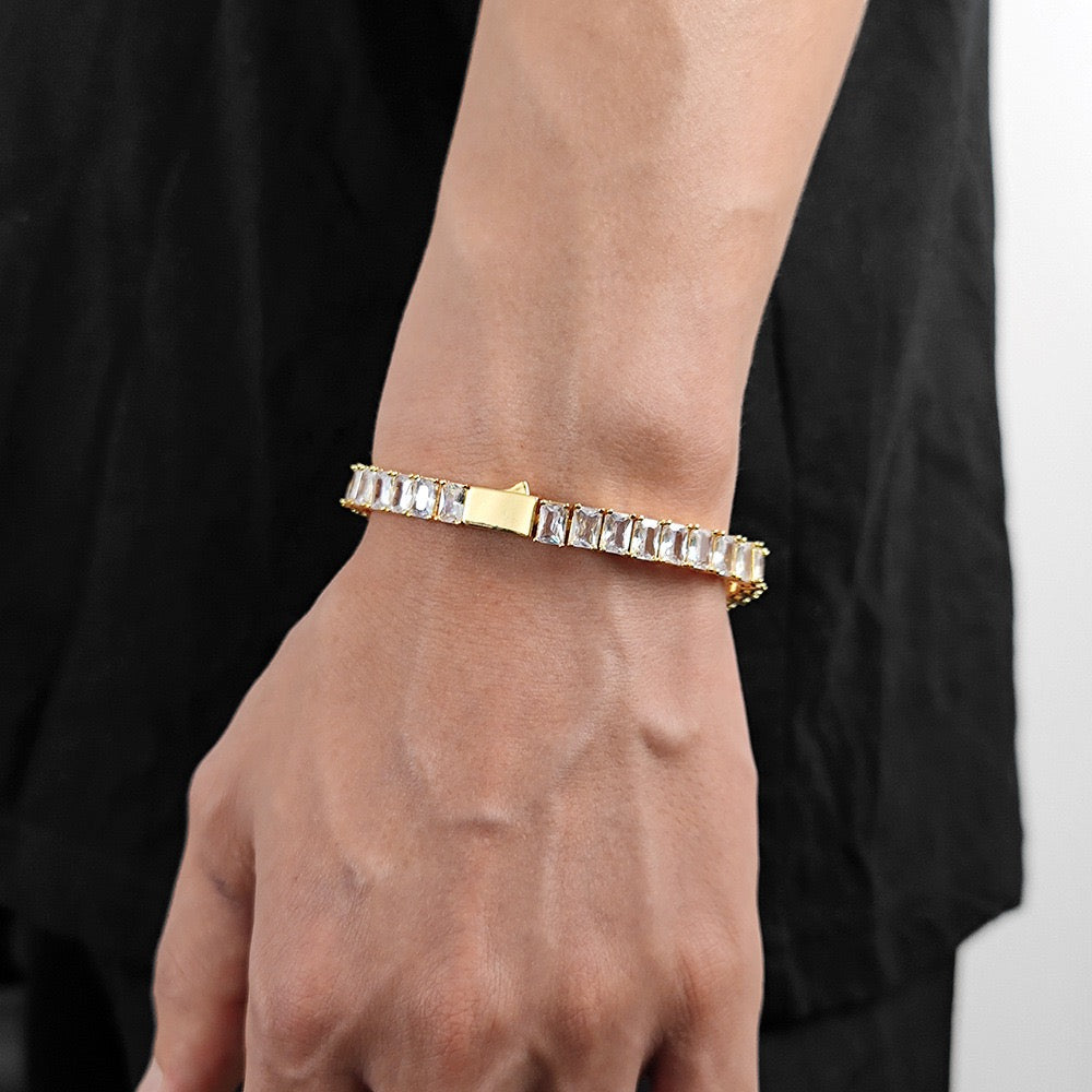 ✨ FURMO - “Diamond Cut” Iced Bracelet – Gold Edition